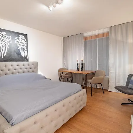 2 Schlafzimmer W47 *